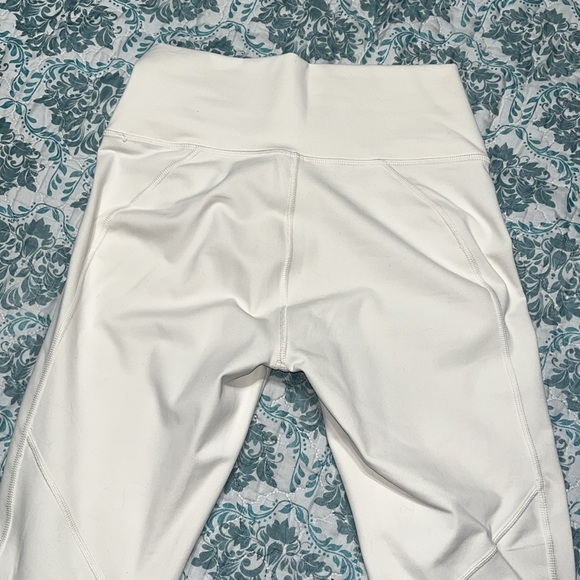 Fabletics high waisted 7/8 leggings nwt - Picture 4 of 5
